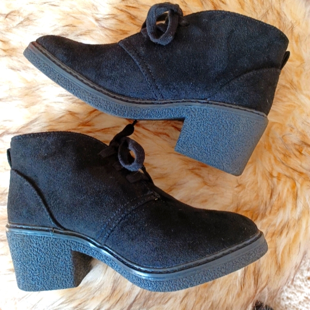 Universal Thread Booties